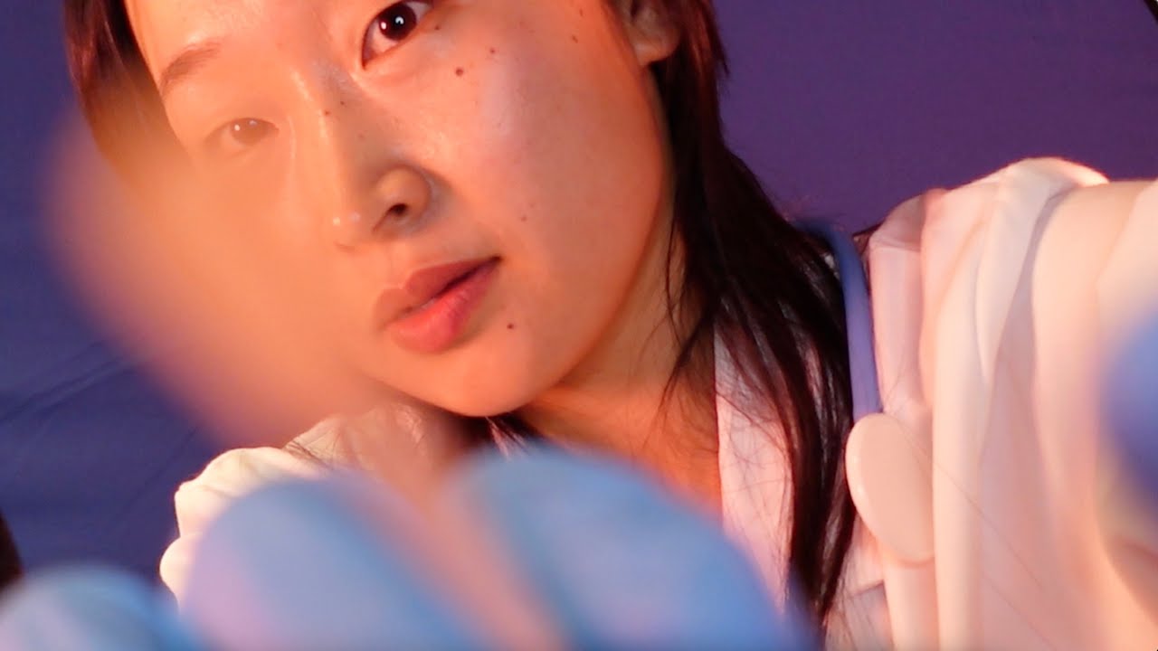 Doctor gives you a quick check up 👩🏻‍⚕️ ASMR