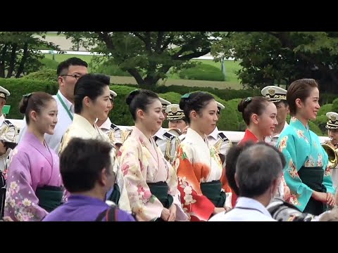 【宝塚歌劇団の6名・宝塚記念の競走表彰式プレゼンター】他　2023年6月25日（日）阪神競馬場