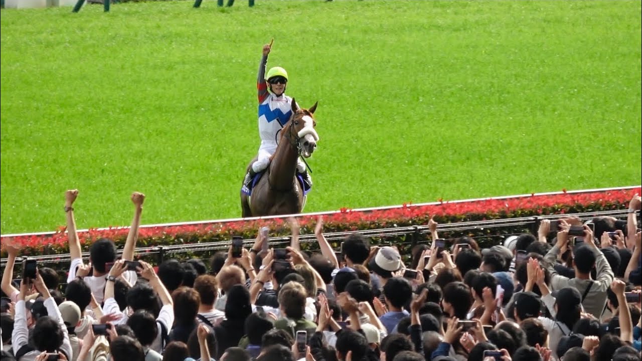 【現地】ファンサも忘れないテンハッピーローズが可愛すぎる！ 津村明秀 大歓声のウイニングラン【ヴィクトリアマイル2024】