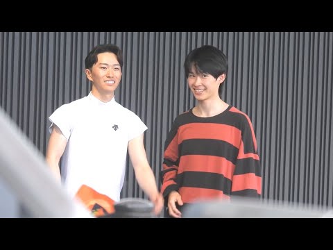 【宝塚記念 当日の全レース終了後、ジョッキー退場風景】 菅原明良騎手、角田大和騎手、川田将雅騎手、坂井瑠星騎手、横山武史騎手ほか7人