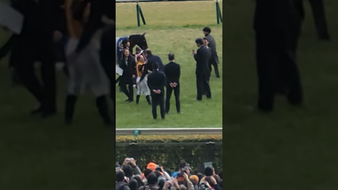 フェブラリーステークス(GⅠ)を優勝❗旦那と抱き合うレイチェル・キング騎手