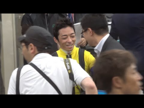 【ジャンタルマンタル】岩田パパら騎手仲間に祝福される川田将雅騎手 検量室の様子【安田記念2025】
