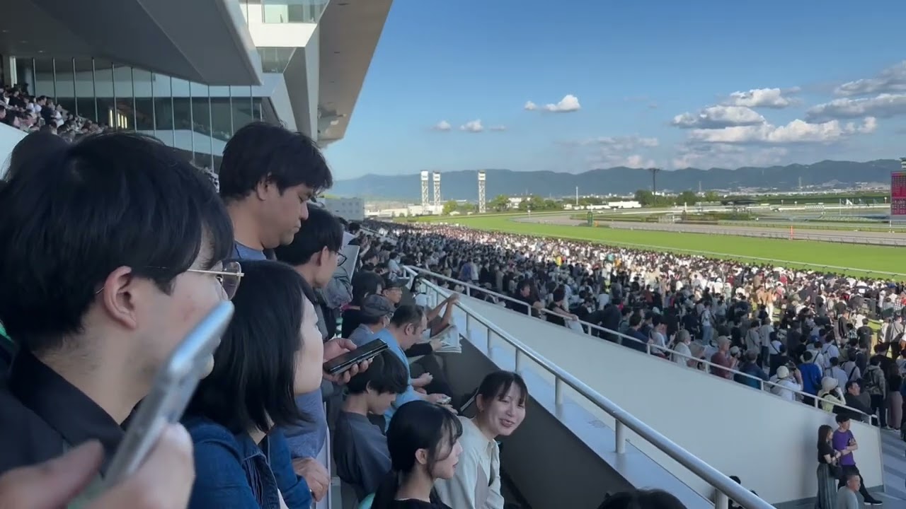 京都競馬場　秋華賞　現地の様子とファンファーレ