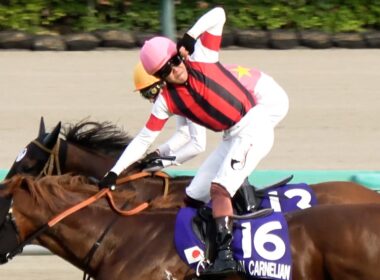 【スプリンターズステークス2025】三浦皇成 127度目の挑戦で初GⅠ勝利‼ 場内から皇成コール‼ 騎手仲間やターフ 場内から祝福の嵐‼ 現地映像 ウインカーネリアン