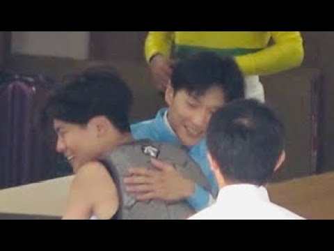 【三浦皇成】坂井瑠星ら関係者と抱き合って喜ぶ様子 ウインカーネリアン【スプリンターズS 2025】