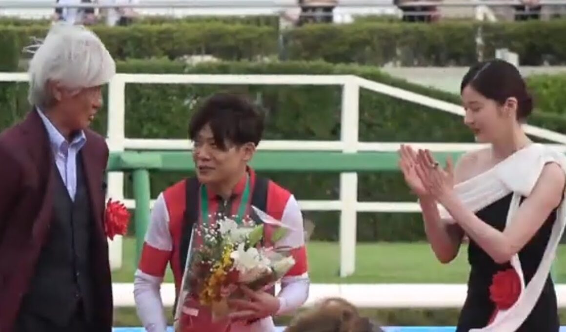 【スプリンターズステークス表彰式他】1着ウインカーネリアン号（三浦皇成騎手）※プレゼンターは佐藤浩市氏&松本若菜氏他　2025年9月28日（日）中山競馬場