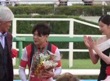 【スプリンターズステークス表彰式他】1着ウインカーネリアン号（三浦皇成騎手）※プレゼンターは佐藤浩市氏&松本若菜氏他　2025年9月28日（日）中山競馬場