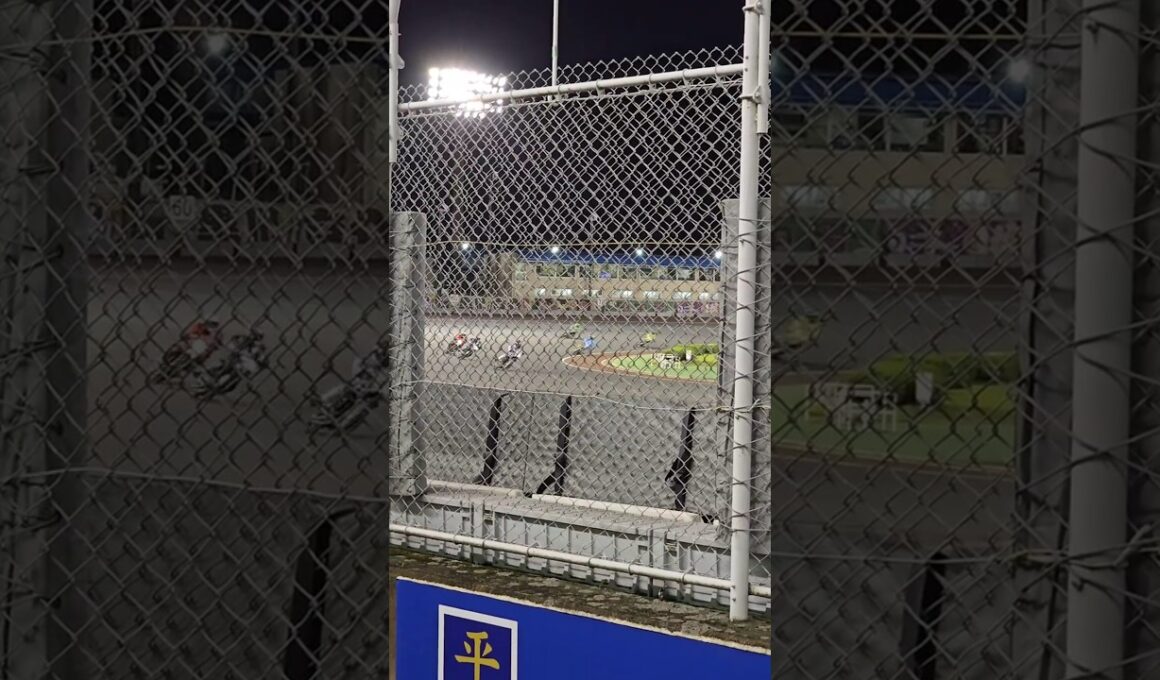 ﾑｰﾝﾗｲﾄﾁｬﾝﾋﾟｵﾝｶｯﾌﾟ準決勝戦11R試走 #黒川京介 #金子大輔 #伊勢崎オートレース