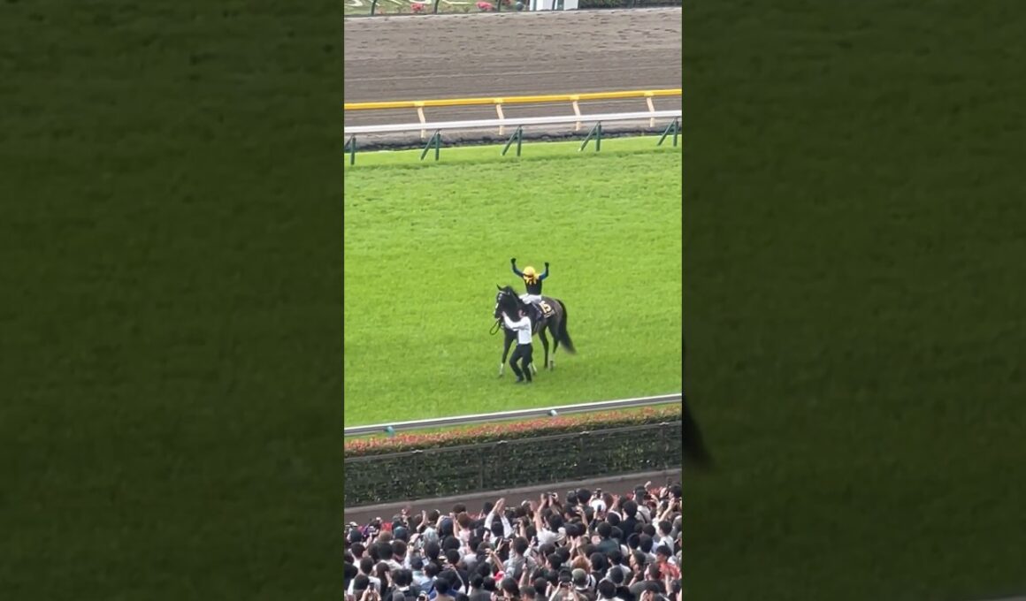 カムニャック　ウイニングラン　オークス　優駿牝馬　シュタルケ騎手　5月25日　東京競馬場#horse #競馬