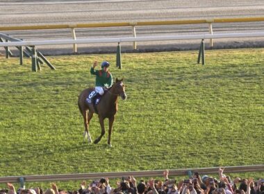 【ジャパンカップ2025】慣れない日本式ウイニングランに驚く？カランダガンとバルザローナ【現地】