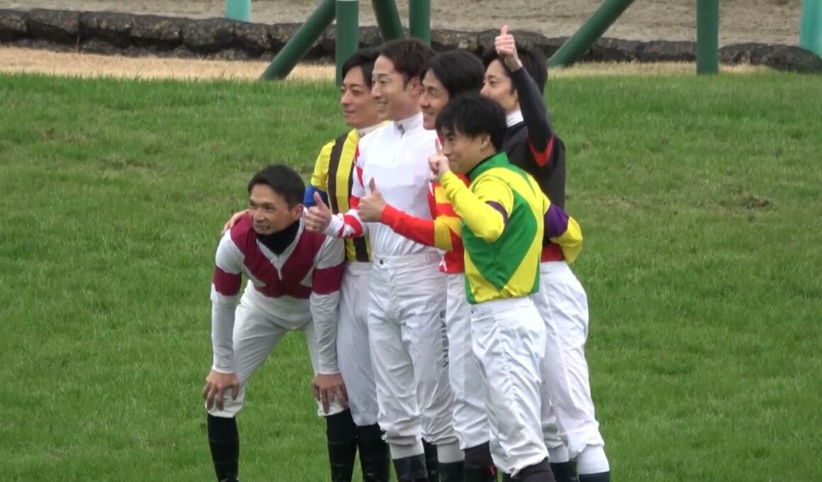 【ホープフルステークス】dayのお昼休み 調教師免許に受かり来年の２月末で引退する藤岡騎手のため20期生が勢ぞろいしたので記念撮影 現地映像