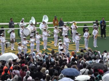 【天皇賞(春)2026】海上自衛隊舞鶴音楽隊による国歌演奏 現地映像 クロワデュノール