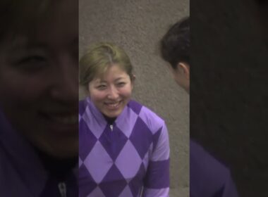 オークスを勝利した今村聖奈騎手と最終レース勝利した武豊騎手が握手を交わす