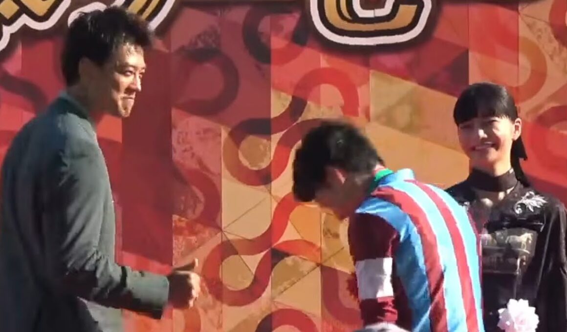【日本ダービー表彰式他】優勝馬ロブチェン号（松山弘平騎手）※プレゼンターは見上愛氏&竹内涼真氏　2026年5月31日（日）東京競馬場