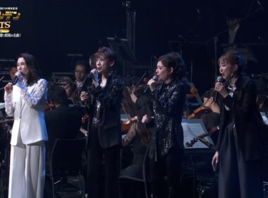麻実れい、涼風真世、真琴つばさら宝塚レジェンド集結！昭和の名曲を熱唱　「昭和ゴールデンHITS 100」舞台写真が公開