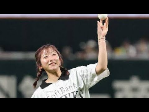 オークスVの今村聖奈が始球式　ジュウリョクピエロ仕様グラブ&背番も　まさかの死球で「情けない」